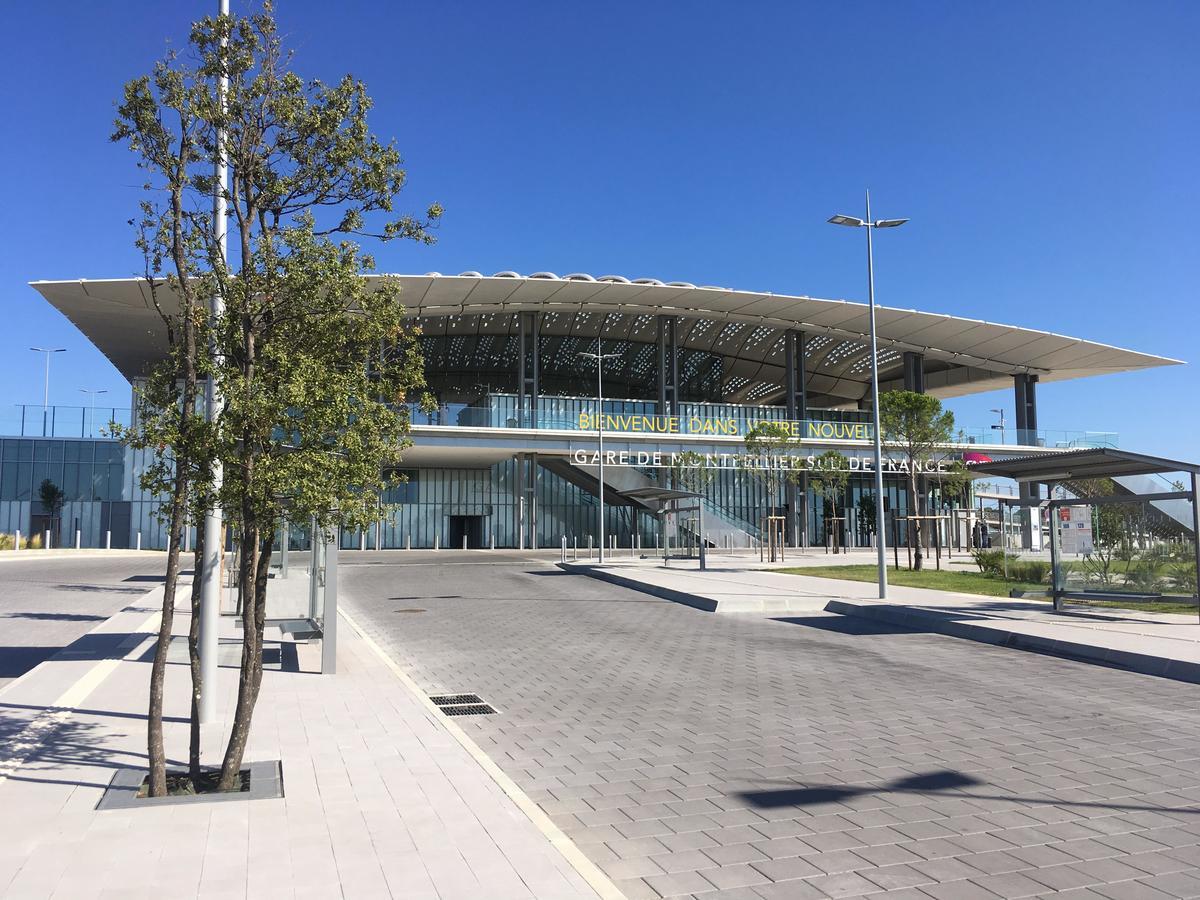 Kyriad Montpellier Aeroport - Parc Expo モーギオ エクステリア 写真