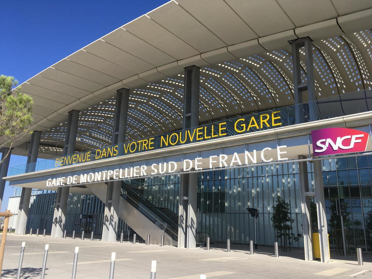 Kyriad Montpellier Aeroport - Parc Expo モーギオ エクステリア 写真